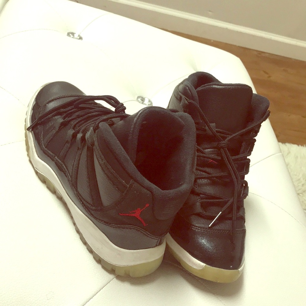 Jordan 11 black they run small